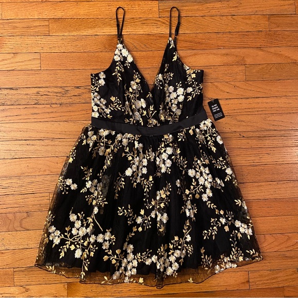 Gold Floral Embroidered Tulle Dress - Picture 3 of 16